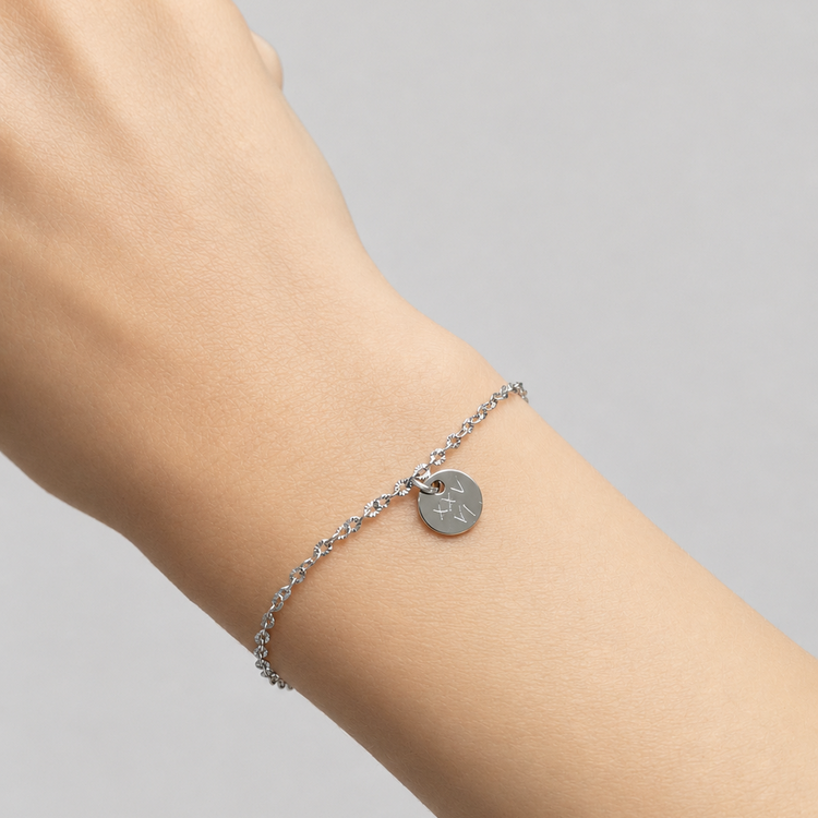 Silver bracelet with custom note engraved